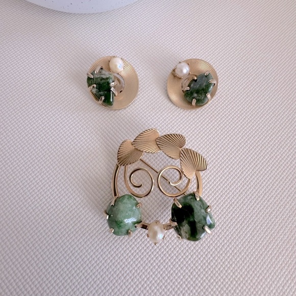 Vintage Jadeite Brooch and Earrings Set - Picture 1 of 4